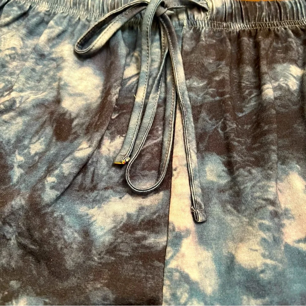 Ekouaer Blue Tie Dye Marbled Print Lightweight Drawstring Sweat Shorts - Picture 5 of 7
